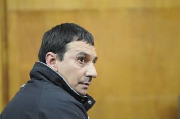 El acusado, José Gómez, en el momento de conocer el veredicto de culpabilidad. (Foto: Martiño Pinal)