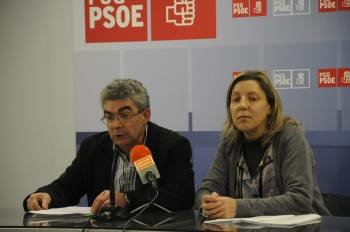 Raúl Fernández y Carmen Gallego, durante la comparecencia. (Foto: MARTIÑO PINAL)