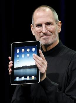 Steve Jobs presentando el iPad el 27 de enero de 2010
