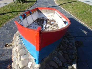 Barca de madera, en el jardín de Calabagueiros.