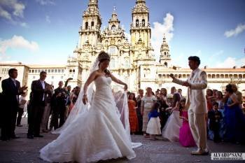 Una boda gitana en Santiago. La mayoría de jóvenes que se casan con menos de 16 años son de esta etnia. (Foto: ÁLVARO SANZ)