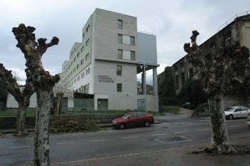 Exterior de la residencia universitaria del Campus, que tiene desde ayer licencia de ocupación. (Foto: JOSÉ PAZ)