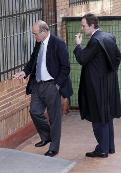 Ferrán (izquierda), el pasado miércoles, en el Juzgado de lo Mercantil. (Foto: P. CAMPOS)