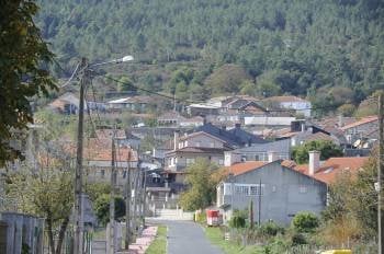 Localidad de Feás, en el municipio de Boborás, pendiente de mejorar el alumbrado. (Foto: MARTIÑO PINAL)
