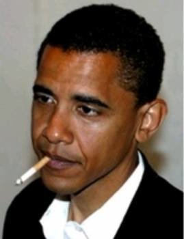 Barack Obama fumando