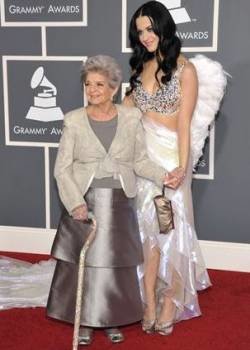 Katy Perry con su abuela