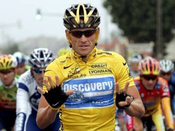 Lance Armstrong, poco antes de hacerse con su séptima victoria en el Tour de Francia. (Foto: OLIVIER HOSLET)