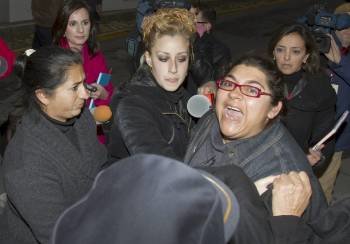 La madre de Mari Luz insultó y llamó asesinos a los Del Valle.  (Foto: JULIÁN PÉREZ)