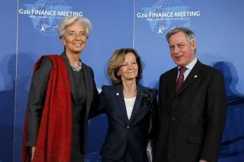 Salgado con la ministra francesa de Economía, Lagarde y el gobernador del Banco de Francia, Noyer. (Foto: CHARLES PLATI)