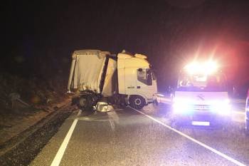 El accidente ocurrió en una carretera próxima a los túneles de A Cañiza. (Foto: Sxenick)