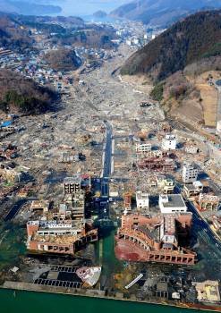 Vista aérea de los destrozos registrados en la localidad de Onagawa. (Foto: Str)