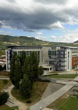 En la imagen, el edificio jurídico empresarial, en el que se ubica la Facultad de Empresariales y Turismo (Foto: MARTIÑO PINAL)