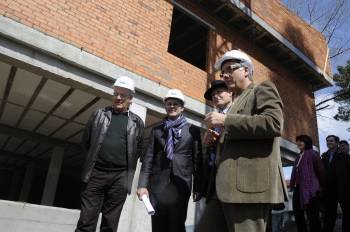 Celso Fernández, Xesús Vázquez, Casimiro Campo e Luis Veloso visitan as obras. (Foto: MARTIÑO PINAL)