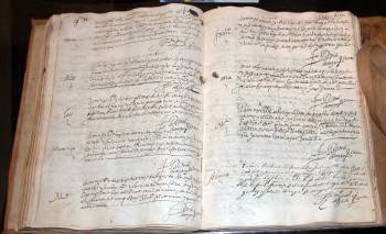 Registros en un libro de bautizados de una parroquia de Jaén. (Foto: ARCHIVO)