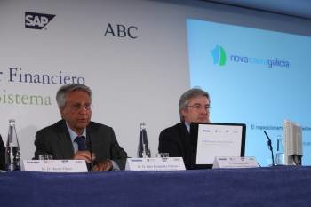 Julio Fernández Gayoso, con Enrique Goñi, presidente de Banca Cívica, ayer en Madarid. (Foto: )