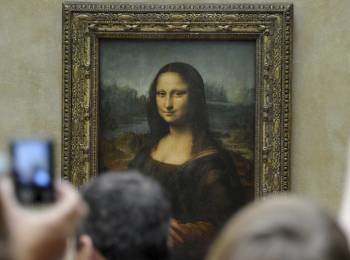 La Gioconda o Mona Lisa en el Museo del Louvre. EFE