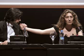 La cantaora Estrella Morente junto su marido, el diestro Javier Conde durante la rueda de prensa ofrecida para presentar 'Morente'. EFE