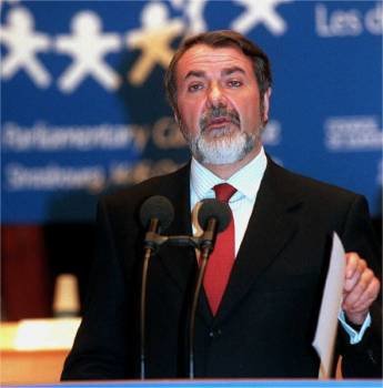 Jaime Mayor Oreja, portavoz del Grupo Popular en el Parlamento Europeo. (Foto: ARCHIVO)