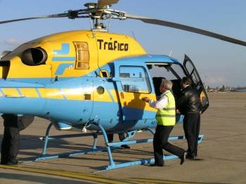 Helicóptero de la Dirección General de Tráfico. (Foto: ARCHIVO)