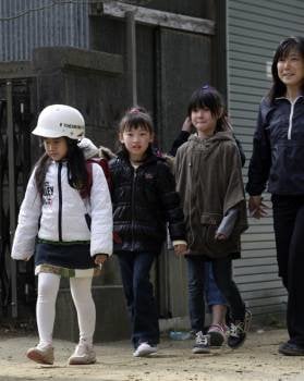 Niños escolares de la Escuela Elemental de Okawa (Foto: KIMIMASA MAYAMA)