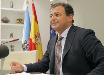 Javier Guerra, durante la rueda de prensa que ofreció en Santiago de Compostela. (Foto: LAVANDEIRA)