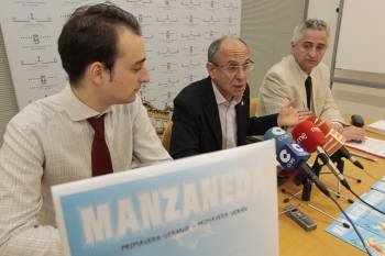 Jorge Mejuto, David Ferrer y Nacho Pereira, en rueda de prensa. (Foto: XESÚS FARIÑAS)