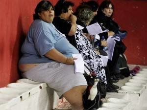 Las personas con exceso de peso son más propensas a sufrir demencia. (Foto: EFE)