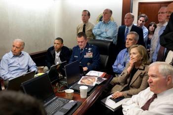 Obama, el vicepresidente Biden y la secretaria de Estaado Hillary Clinton siguen la operación con sus asesores. (Foto: )