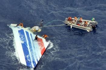Restos del accidente del avión de Air France accidentado en Junio de 2009. (Foto: EFE)
