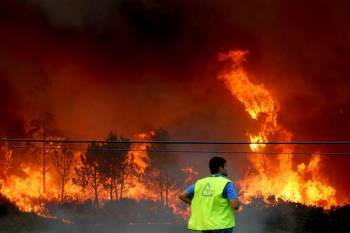 Imagen de archivo de un incendio en Galicia (Foto: EFE)