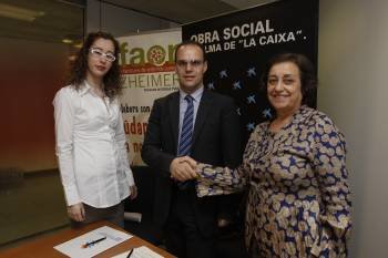 Pérez, Pereira y Blanco, durante la firma del convenio. (Foto: XESÚS FARIÑAS)