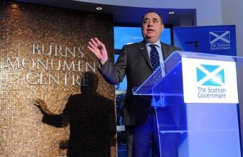 Alex Salmond, primer ministro escocés y líder del SNP, en un acto público. (Foto: ARCHIVO)