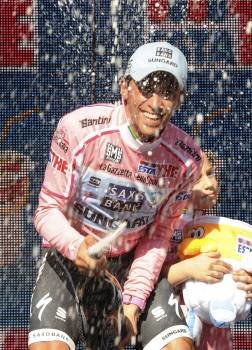 El ciclista español del Saxo Bank Alberto Contador. (Foto: CARLO FERRARO)