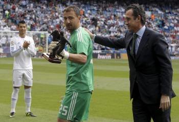 Jorge Valdano, el pasado sábado junto a Dudek cuanto todavía trabajaba para el Real Madrid.? (Foto: JUANJO MARTÍN)