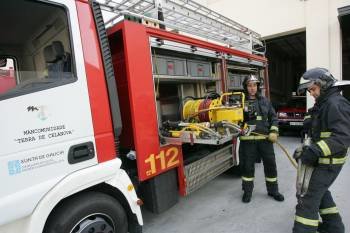 El servicio de bomberos tiene su sede en el número 39 del celanovés barrio de Ermida. (Foto: MARCOS ATRIO)