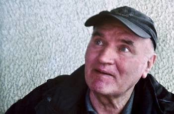 El ex general serbobosnio Ratko Mladic en Belgrado tras su detención (Foto: Periódico Politika)