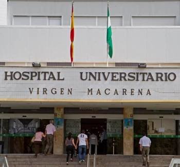 Acceso principal del Hospital Universitario Virgen Macarena de Sevilla, donde está ingresado el torero José Ortega Cano. Foto: EFE