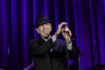 Leonard Cohen, en el concierto que ofreció en septiembre del año pasado en Ourense. (Foto: MIGUEL ANGEL)