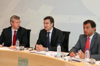 Rueda y Feijóo, durante la reunión del Consello de la Xunta. (Foto: VICENTE PERNÍA)
