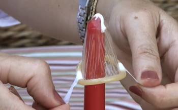 Imagen de un vídeo explicativo del novedoso preservativo. (Foto: )