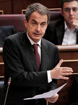 El presidente del Gobierno, José Luis Rodríguez Zapatero, durante una de sus intervenciones en la sesión de control al Ejecutivo del pleno del Congreso. Foto: EFE