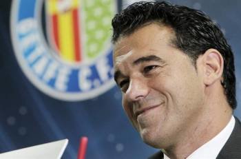 El técnico Luis García durante la rueda de prensa que ofreció con motivo de su presentación como nuevo entrenador del Getafe. Foto: EFE