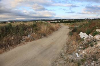 Terrenos donde se ubicará la planta de transferencia de residuos de San Cibrao das Viñas. (Foto: JOSÉ PAZ)