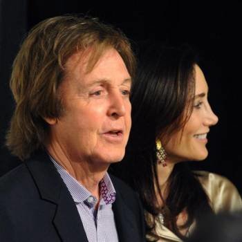 Paul McCartney y su prometida, la estadounidense Nancy Shevell. Foto: EFE