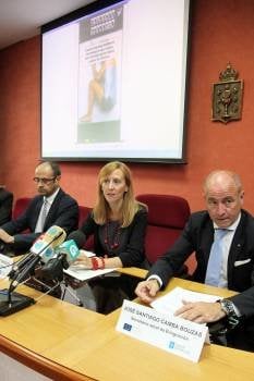 Ignacio Bedoya, Marta González y Santiago Camba, ayer, durante la rueda de prensa. (Foto: )