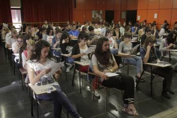 Examen de selectividad realizadon en el campus de Ourense el pasado 8 de junio de 2011. (Foto: ARCHIVO)
