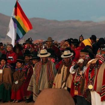 Indígenas aimaras bolivianos celebran la fiesta del 'Willka Kuti' o el 'retorno del sol' al iniciar el mítico año 5.519. Foto: EFE