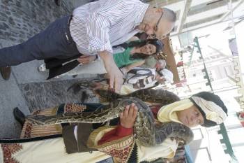 Francisco Rodríguez se atrevió con una serpiente. (Foto: MIGUEL ÁNGEL)