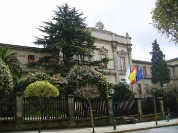Edificio del Parlamento de Galicia, en Santiago. (Foto: )
