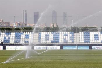 Vista del Campo 2 de la Ciudad del Real Madrid, en Valdebebas (Madrid), donde se realizó hoy el acto de inauguración del sistema de riego con aguas regeneradas de las instalaciones del club madrileño. Foto: Chema Moya